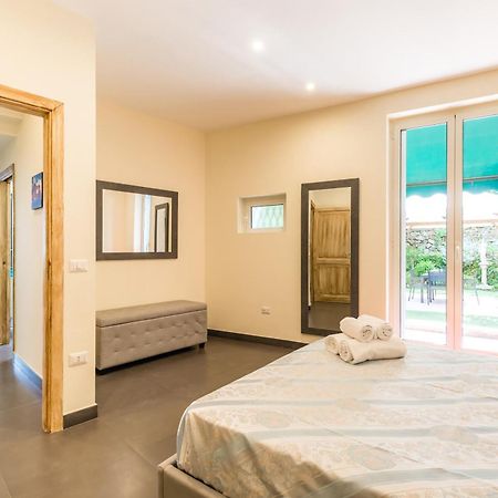 Villa Dolcevita With Parking By Napoliapartments Екстер'єр фото