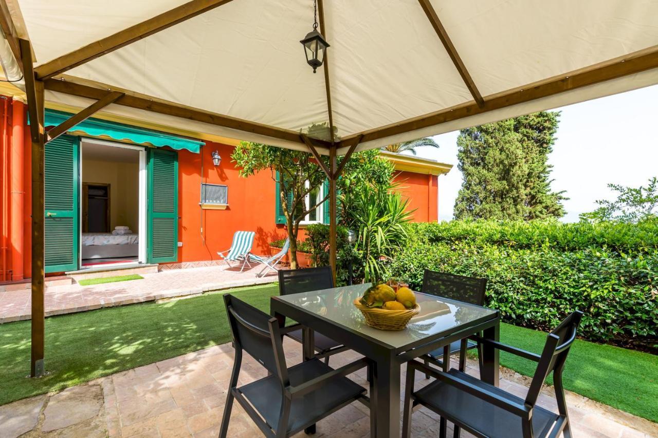 Villa Dolcevita With Parking By Napoliapartments Екстер'єр фото
