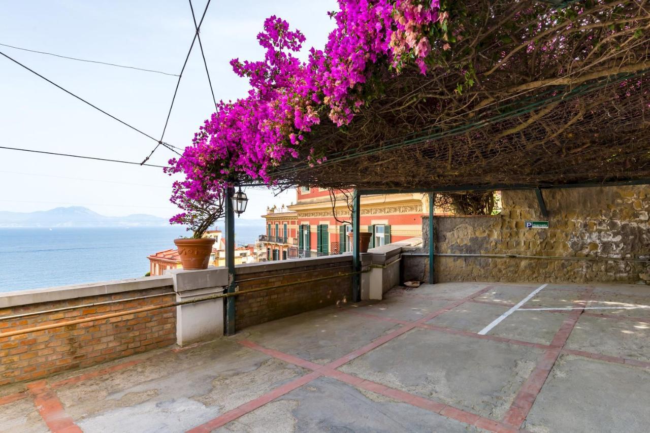 Villa Dolcevita With Parking By Napoliapartments Екстер'єр фото