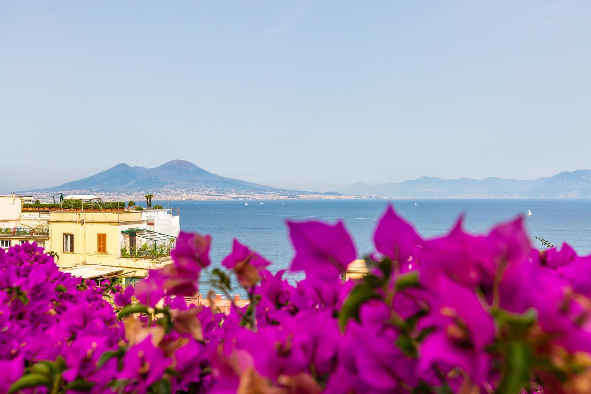 Villa Dolcevita With Parking By Napoliapartments Екстер'єр фото
