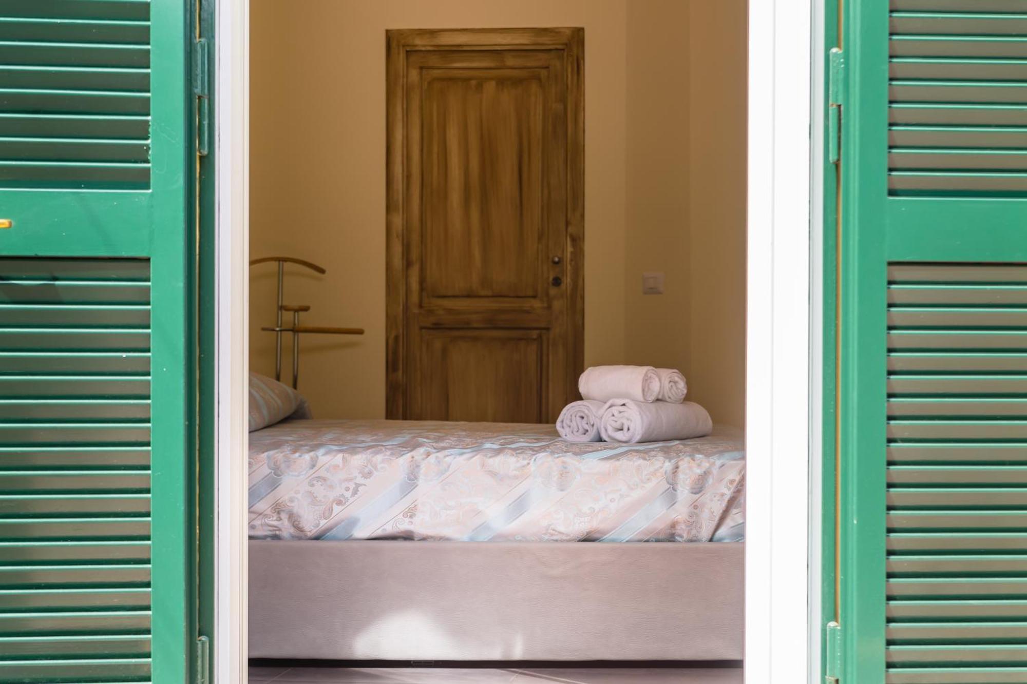 Villa Dolcevita With Parking By Napoliapartments Екстер'єр фото